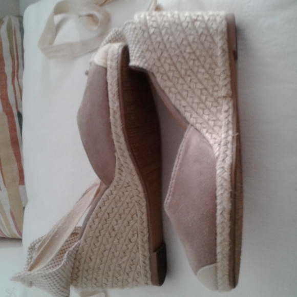 Forever wedge and leg tie sandles - Picture 6 of 6